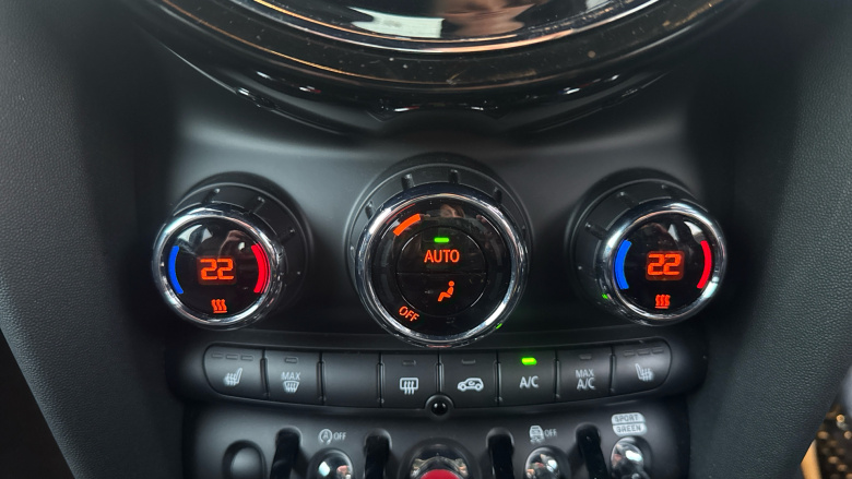 MINI Hatchback 1.5 Cooper Exclusive 3dr Petrol Hatchback